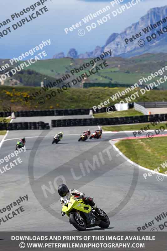 cadwell no limits trackday;cadwell park;cadwell park photographs;cadwell trackday photographs;enduro digital images;event digital images;eventdigitalimages;navarra;no limits trackdays;peter wileman photography;racing digital images;trackday digital images;trackday photos